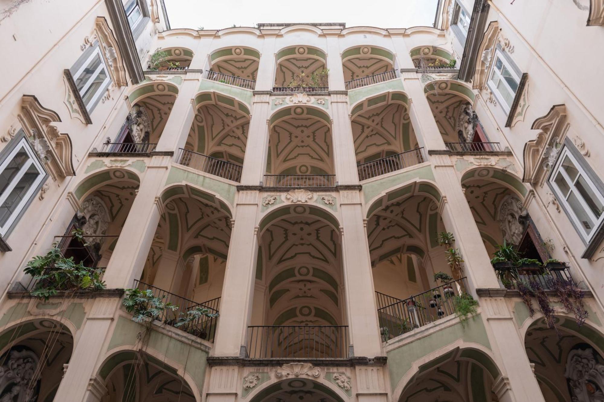 Your Central Wide Place - Min 31 Days Napoli Ngoại thất bức ảnh